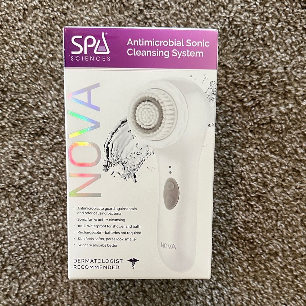 Antimicrobial Sonic Cleansing Brush - White